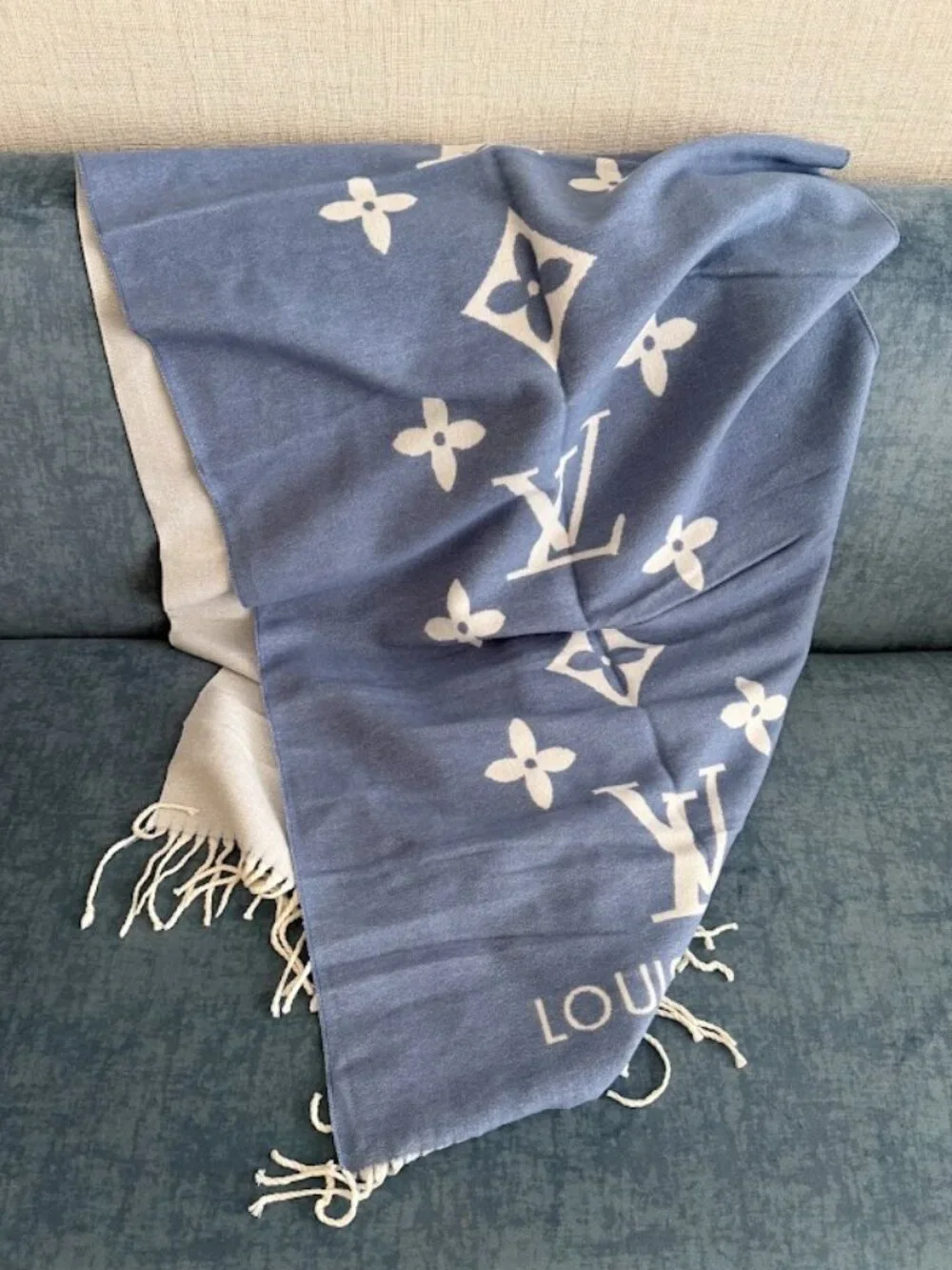 Luxury Blue Ivory 100% Cashmere Oversized Monogram Scarf Wrap Fringe 70 x 25